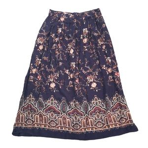 *DONATING SOON* Maxi skirt